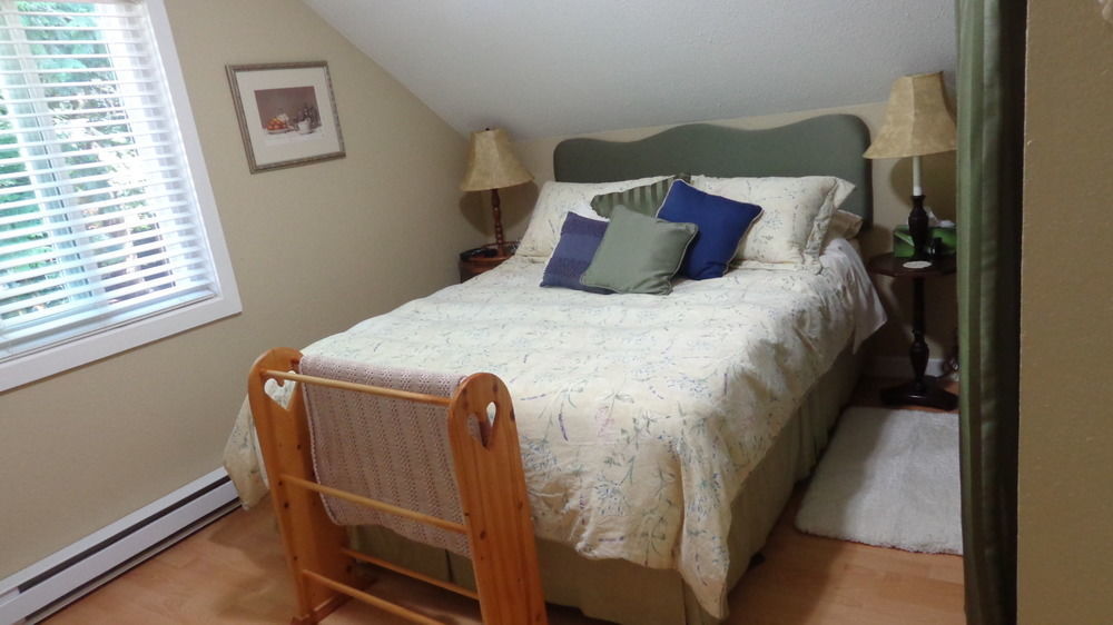 Tea Cozy Bed & Breakfast Qualicum Beach Bagian luar foto