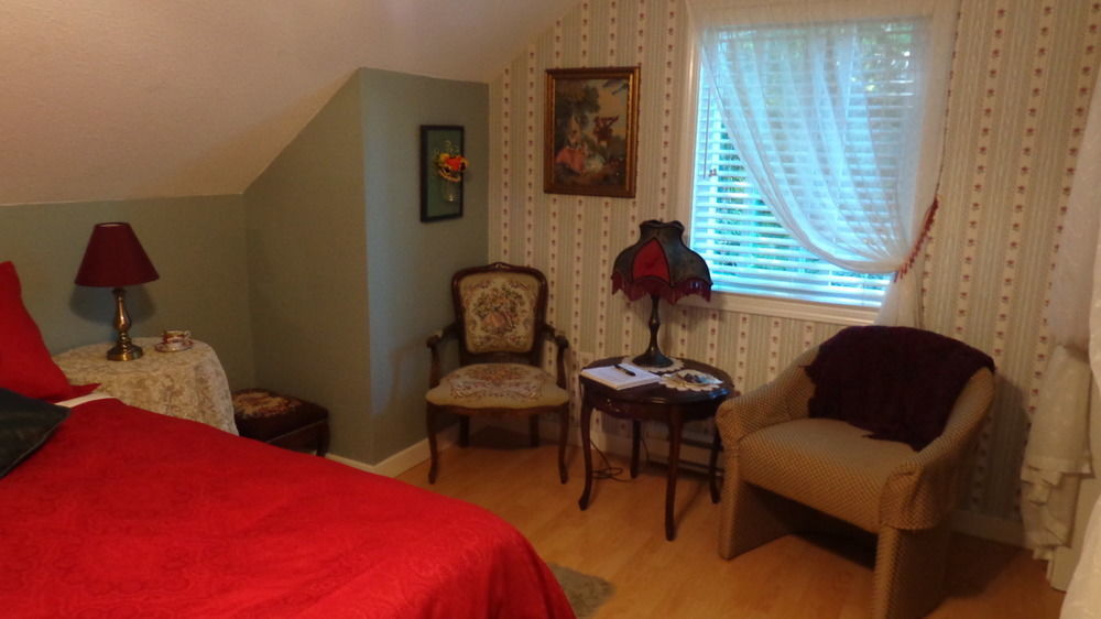 Tea Cozy Bed & Breakfast Qualicum Beach Bagian luar foto