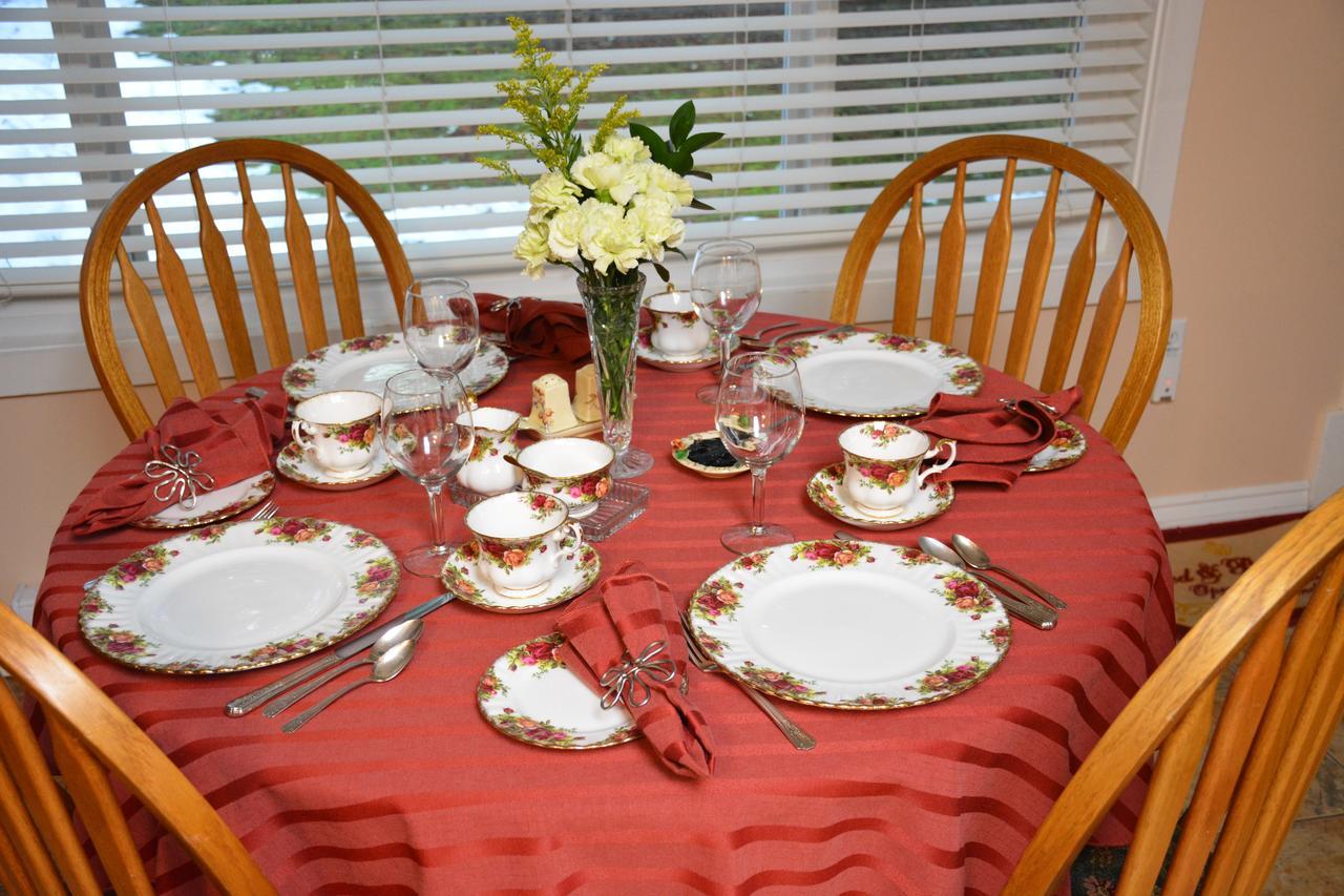 Tea Cozy Bed & Breakfast Qualicum Beach Bagian luar foto