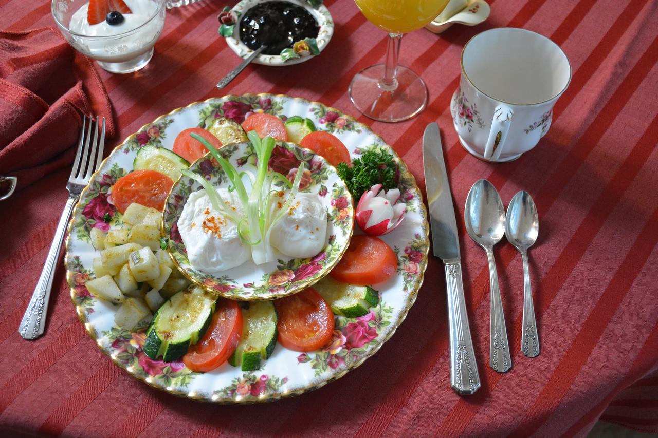 Tea Cozy Bed & Breakfast Qualicum Beach Ruang foto