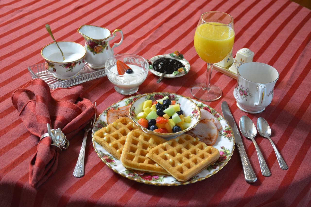 Tea Cozy Bed & Breakfast Qualicum Beach Ruang foto