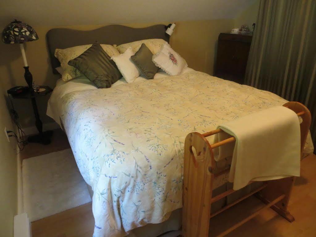 Tea Cozy Bed & Breakfast Qualicum Beach Bagian luar foto